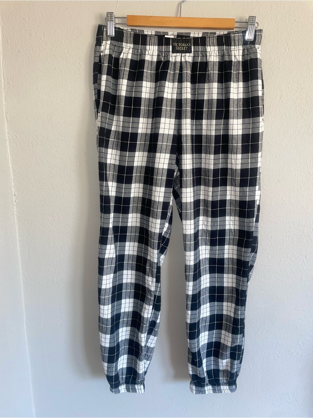 Victoria's Secret Black & White Plaid pajama lounge wear Pants